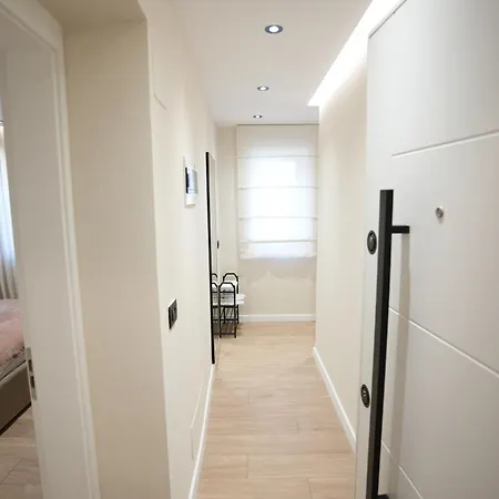 Huqi Luxury 2 * 地拉那