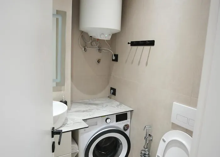 Huqi Luxury 2 Tirana